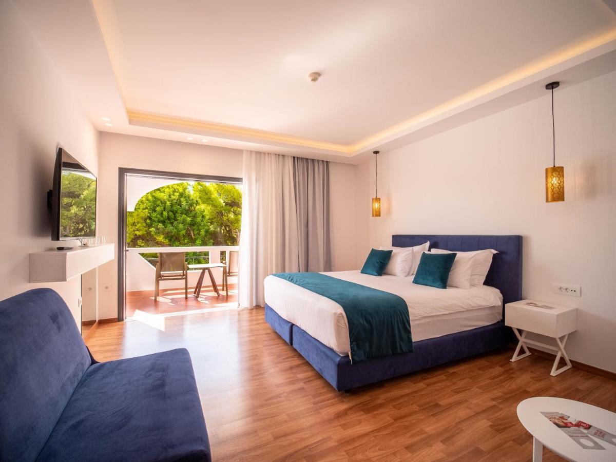 Ramada Loutraki Poseidon Resort מראה חיצוני תמונה