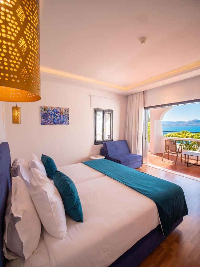 Ramada Loutraki Poseidon Resort מראה חיצוני תמונה
