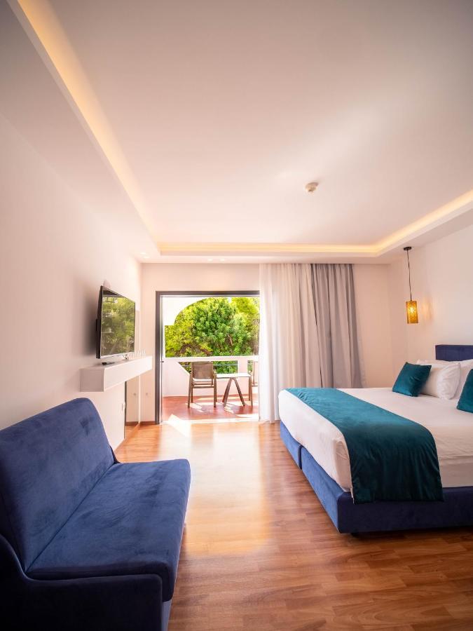 Ramada Loutraki Poseidon Resort מראה חיצוני תמונה
