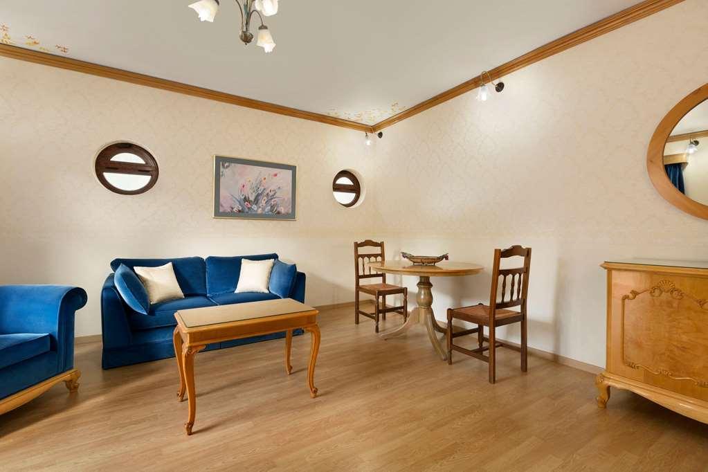 Ramada Loutraki Poseidon Resort חדר תמונה
