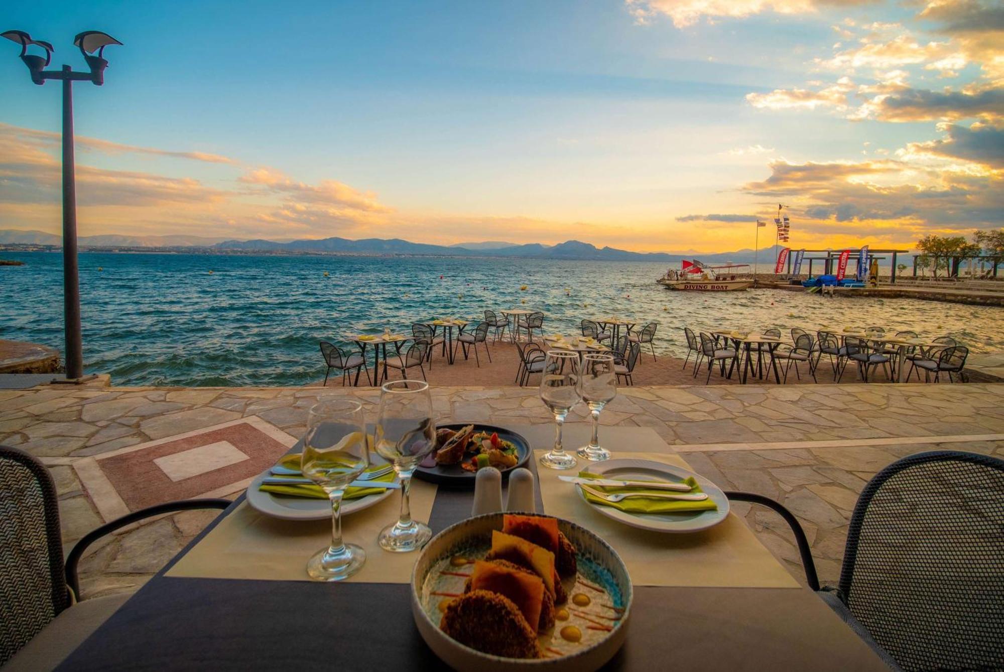 Ramada Loutraki Poseidon Resort מראה חיצוני תמונה