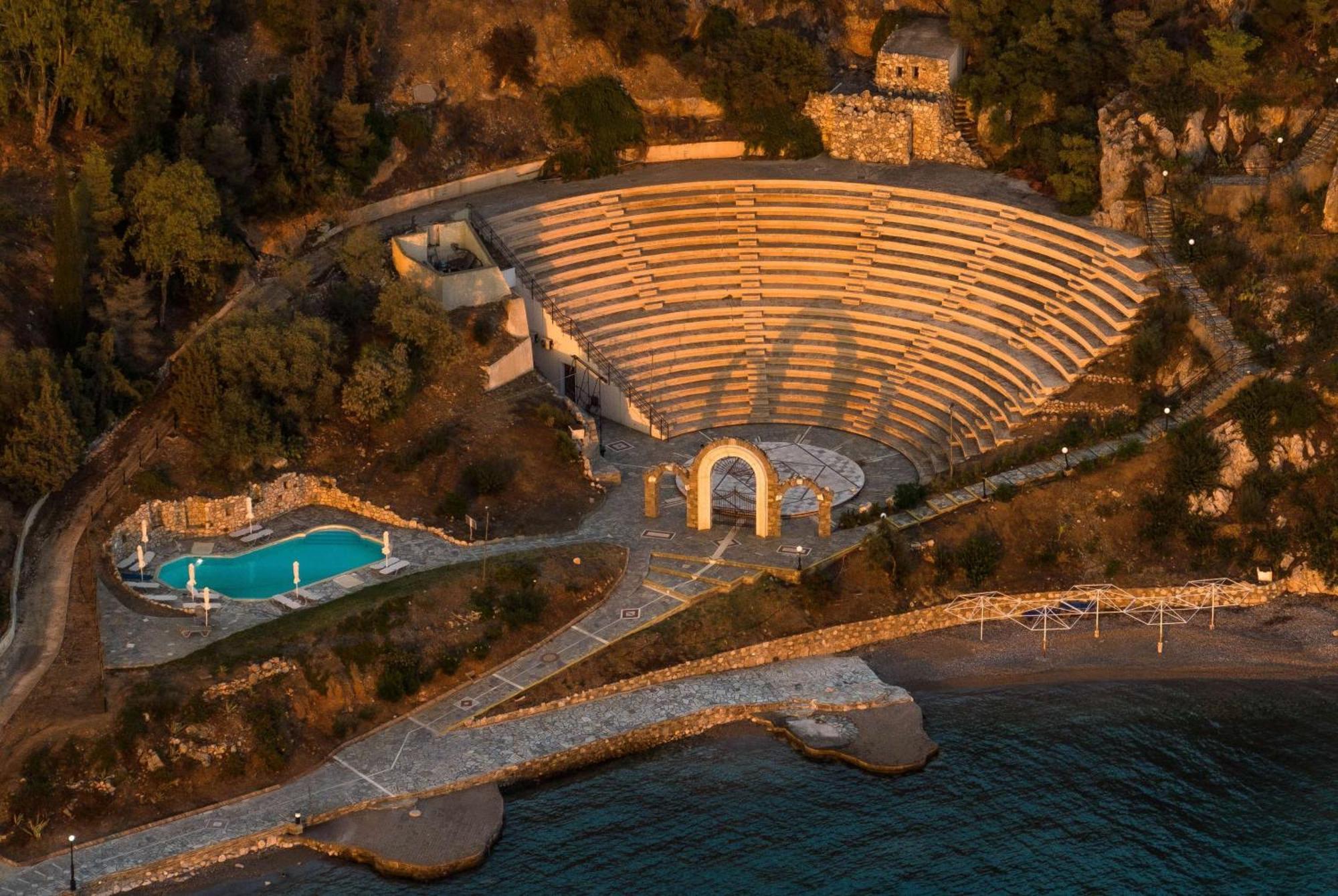 Ramada Loutraki Poseidon Resort מראה חיצוני תמונה