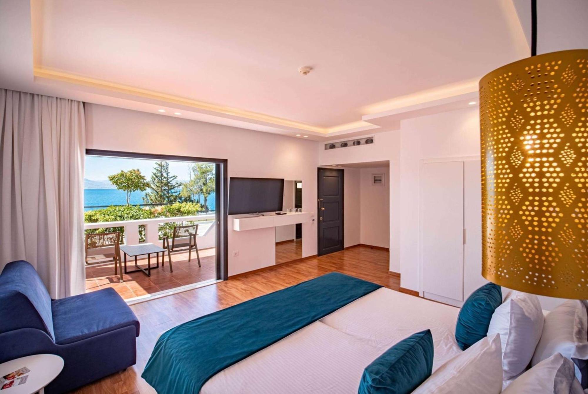 Ramada Loutraki Poseidon Resort מראה חיצוני תמונה