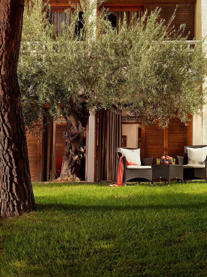 Ramada Loutraki Poseidon Resort מראה חיצוני תמונה