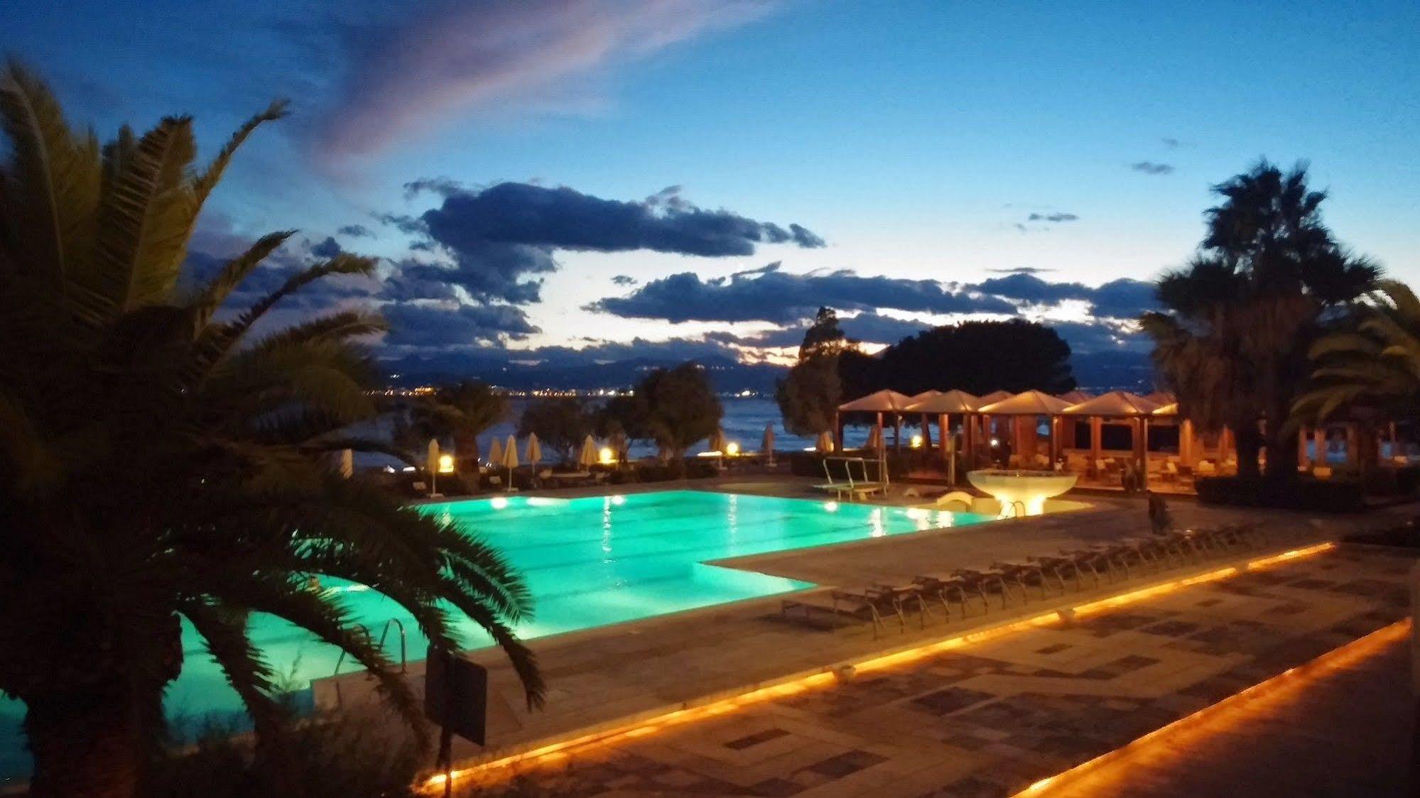 Ramada Loutraki Poseidon Resort מראה חיצוני תמונה