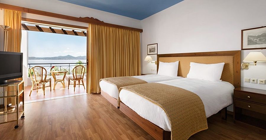 Ramada Loutraki Poseidon Resort מראה חיצוני תמונה